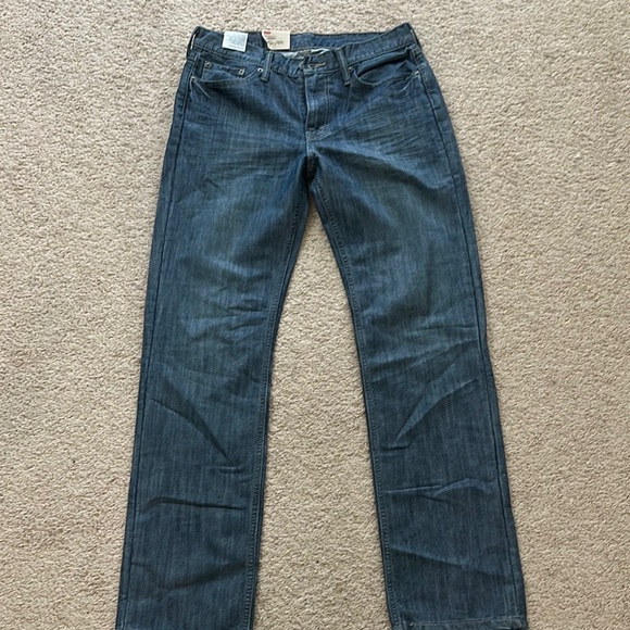 Levi’s 514 straight feet Jeans